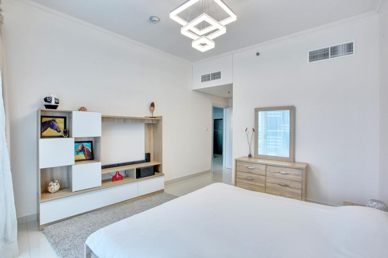 ドバイUltra Modern 1Bd In Damac Heights Marinaアパートメント エクステリア 写真
